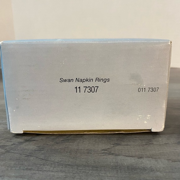 VTG New In Original Box Set of 4 Swan Napkin Rings Oneida Factory Sealed - Picture 3 of 10